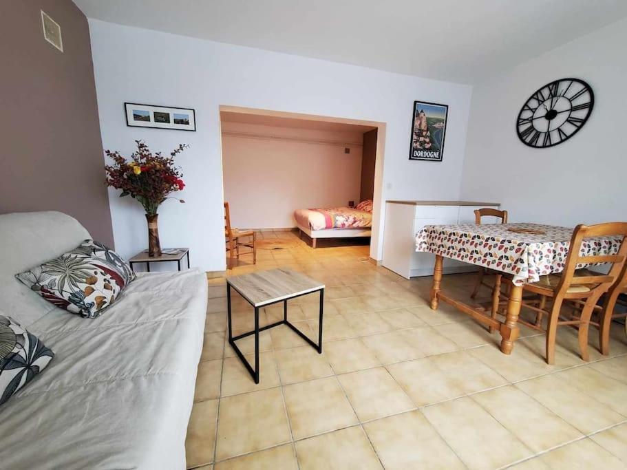 Studio Au Pied Du Chateau De Castelnaud Buitenkant foto